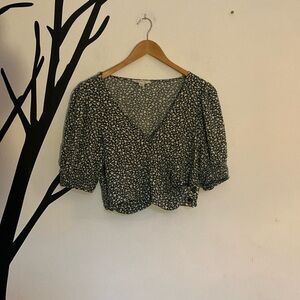 American Eagle green and cream floral crop top